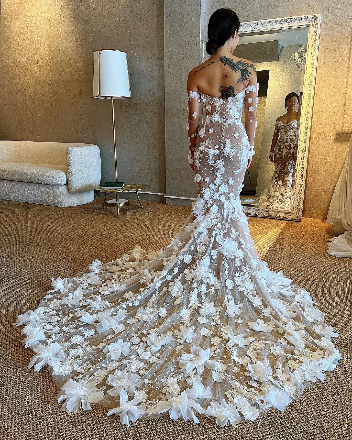 Off Shoulder Applique Lace Wedding Dresses Bridal Ball Gowns Sweetheart  Custom